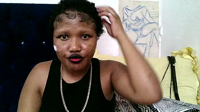 BUNNYCHOWX28 online show from April 20, 2026, 8:21 pm