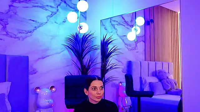 EllyLynn online show from October 27, 2025, 7:40 pm