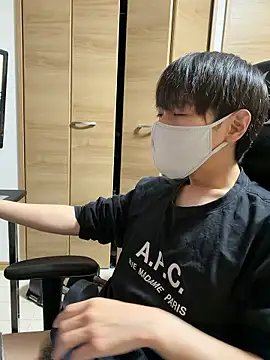 jiji9253 online show from April 2, 2026, 1:42 pm