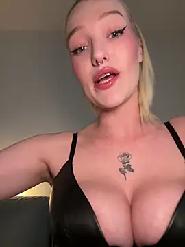 lovecassyrose online show from March 22, 2026, 9:56 am