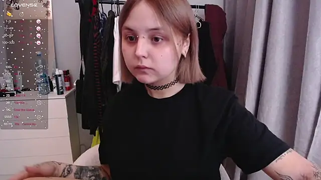 Snapshot of vendymories chatting on February 10, 2026, 4:11 pm vendymories online show from February 10, 2026, 4:11 pm