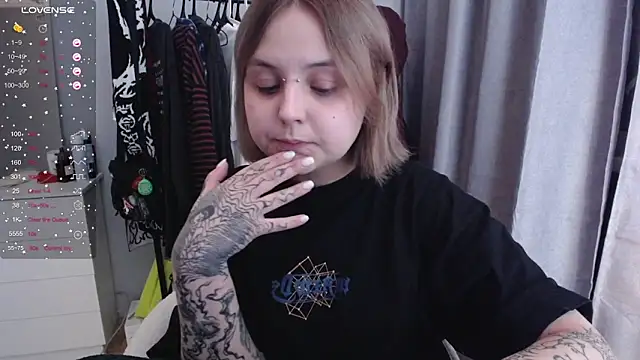 Snapshot of vendymories chatting on February 12, 2026, 8:15 pm vendymories online show from February 12, 2026, 8:15 pm