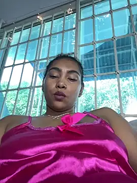 SophieD online show from September 19, 2025, 1:56 pm