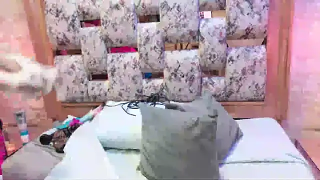 julyana mendez online show from September 23, 2025, 7:17 pm
