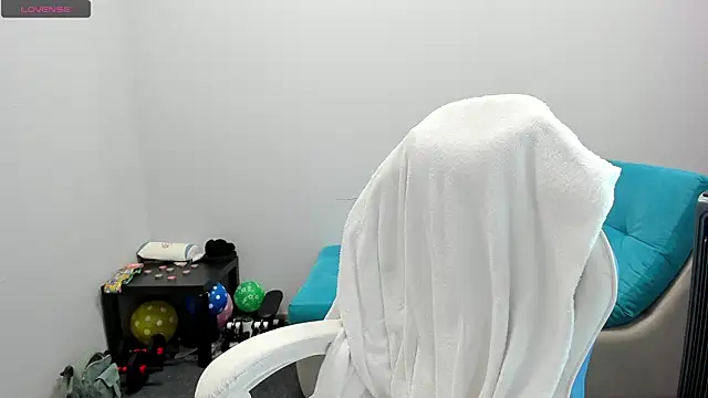 juliamurr 18 online show from October 29, 2025, 12:57 am