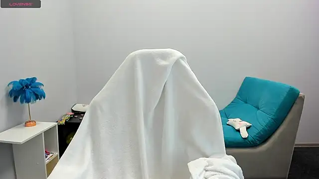 juliamurr 18 online show from November 24, 2025, 2:00 am