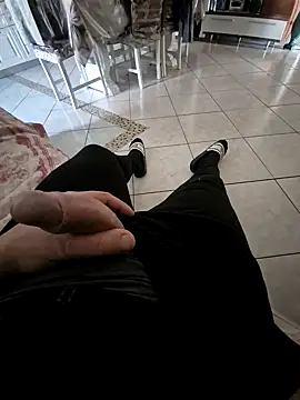 Snapshot of Monella52 chatting on February 18, 2026, 8:32 am Monella52 online show from February 18, 2026, 8:32 am