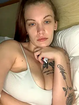 LittleRedMilf online show from September 28, 2025, 12:21 pm