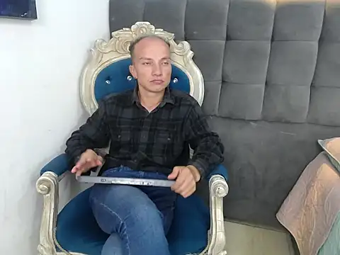 Snapshot of DaddyPoweer chatting on October 15, 2025, 12:22 am DaddyPoweer online show from October 15, 2025, 12:22 am