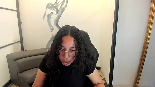 Noahsmitth  online show from October 8, 2025, 4:21 am