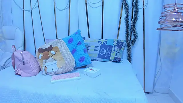 bonnie sm online show from December 21, 2025, 7:10 pm