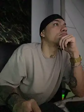 AlphaMasterXxx online show from November 9, 2025, 7:06 am