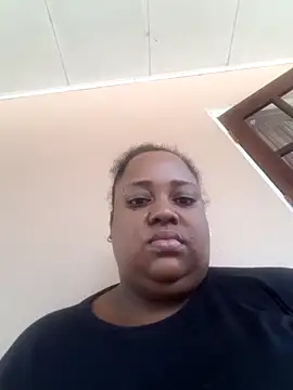 Snapshot of Karamelsaus chatting on October 13, 2025, 4:18 pm Karamelsaus online show from October 13, 2025, 4:18 pm