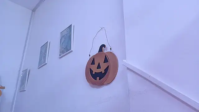 Snapshot of Lizbeth_Rouse chatting on October 23, 2025, 11:31 am Lizbeth Rouse online show from October 23, 2025, 11:31 am