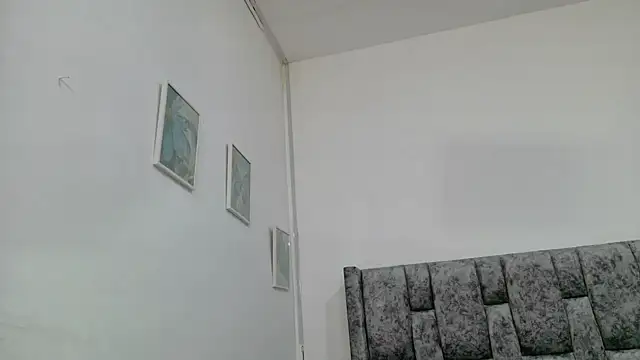 Snapshot of Lizbeth_Rouse chatting on November 23, 2025, 12:49 pm Lizbeth Rouse online show from November 23, 2025, 12:49 pm