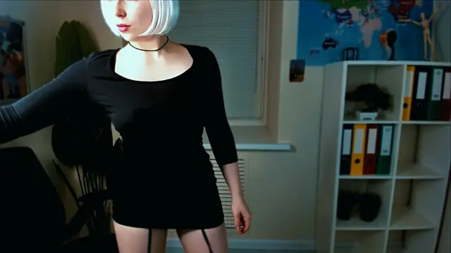 EvaCrosby online show from September 15, 2025, 8:42 pm