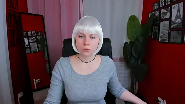 EvaCrosby online show from September 24, 2025, 10:18 am