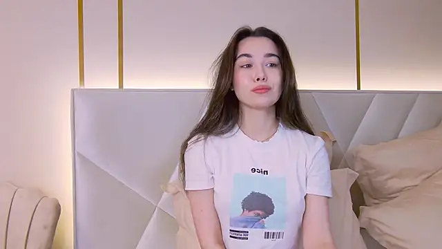 Snapshot of MiaMarlow chatting on November 10, 2025, 7:46 pm MiaMarlow online show from November 10, 2025, 7:46 pm