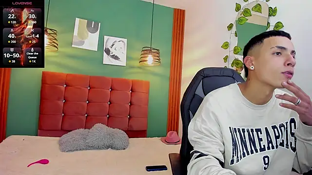 Aisha andy online show from November 14, 2025, 3:38 am