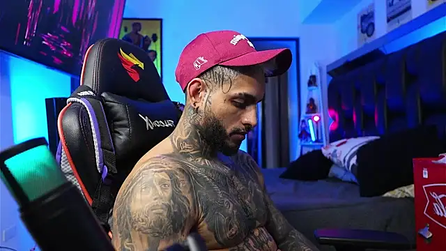 logan hugh8 online show from February 4, 2026, 1:17 pm