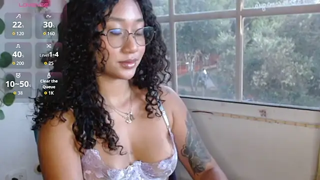 Snapshot of helios_clitiaxx chatting on October 16, 2025, 10:33 pm helios clitiaxx online show from October 16, 2025, 10:33 pm