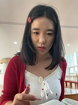 luluya1314 online show from May 10, 2026, 5:23 am