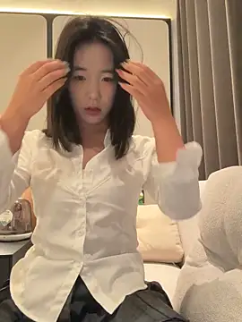 luluya1314 online show from May 15, 2026, 8:10 am