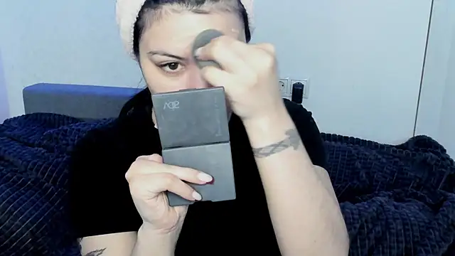 Dark Moni online show from May 24, 2026, 3:33 am