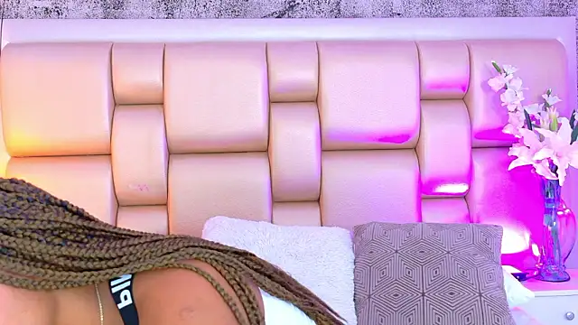 AngelaRoberts online show from February 18, 2026, 9:00 pm