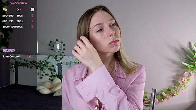 NyxaThorn online show from March 29, 2026, 3:23 pm