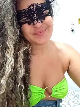 Snapshot of RaphinhaSanches chatting on October 24, 2025, 12:01 pm RaphinhaSanches online show from October 24, 2025, 12:01 pm