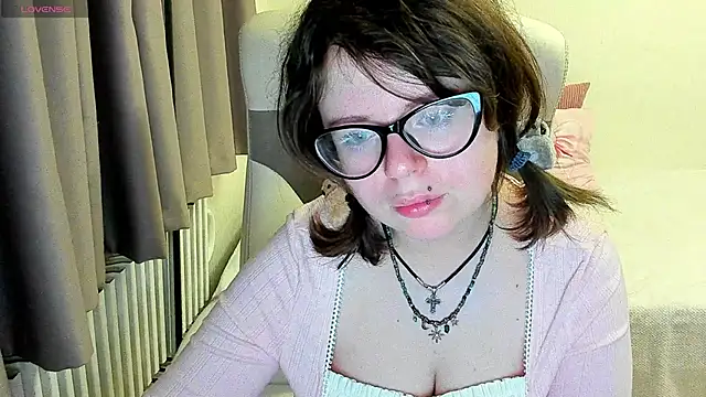 MilisaSweet777 online show from October 3, 2025, 6:05 pm