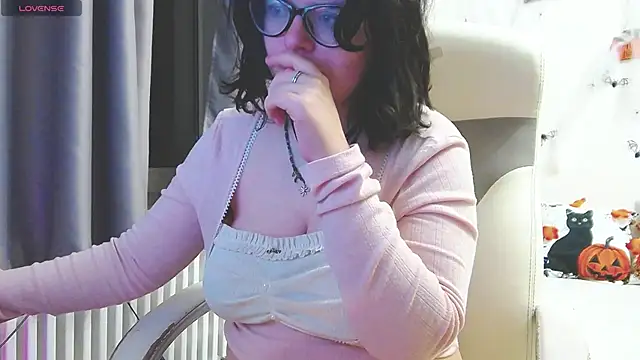 MilisaSweet777 online show from November 1, 2025, 8:33 pm