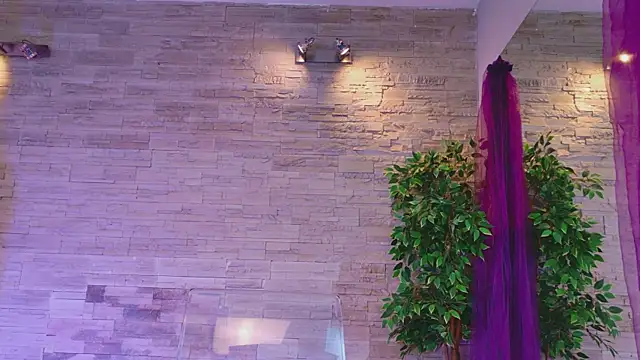 Snapshot of AngelInSinn chatting on June 16, 2026, 4:37 am AngelInSinn online show from June 16, 2026, 4:37 am