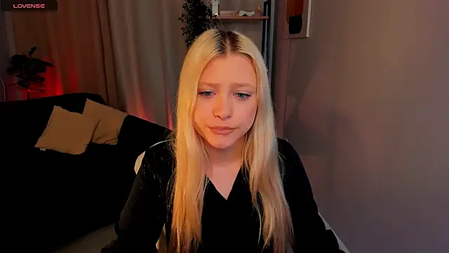 Millie Vanillies online show from October 16, 2025, 8:43 pm