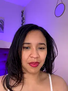 Esmeraldagh  online show from September 11, 2025, 1:22 pm