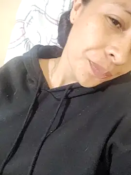 lana22 me online show from October 17, 2025, 12:01 am