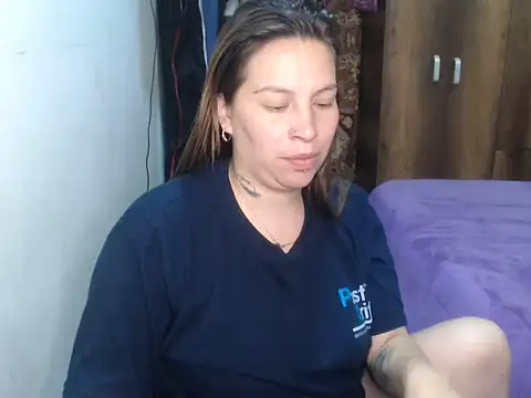 cloequeen15 online show from March 31, 2026, 11:27 pm