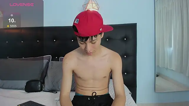 Abraham horny18 online show from November 13, 2025, 8:19 pm