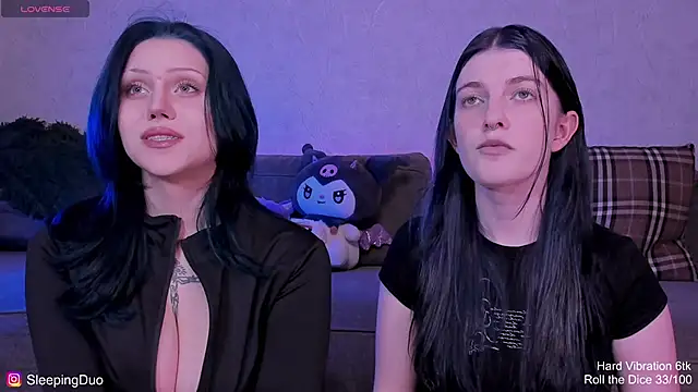 Threesomebabes online show from June 11, 2026, 7:23 pm