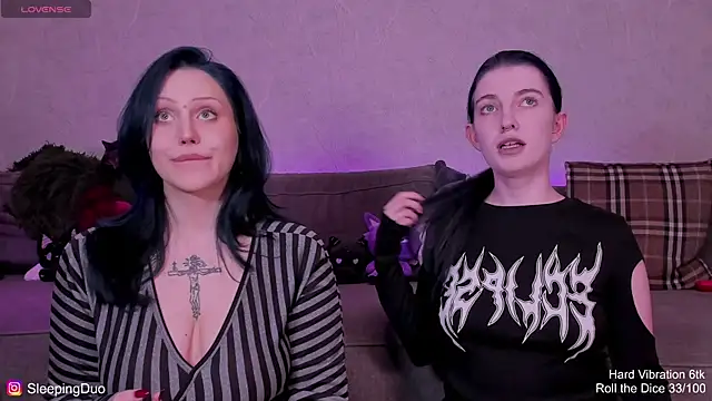 Threesomebabes online show from June 12, 2026, 7:35 pm