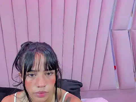 Snapshot of hazel_18_ chatting on October 3, 2025, 8:28 pm hazel 18  online show from October 3, 2025, 8:28 pm