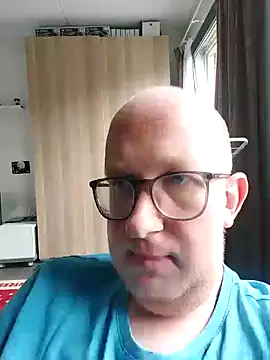 geilerd122 online show from October 10, 2025, 12:26 pm