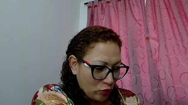Snapshot of TifanyQueen_ chatting on September 24, 2025, 4:54 pm TifanyQueen online show from September 24, 2025, 4:54 pm