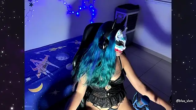 bluesubmissive online show from May 28, 2026, 2:09 am