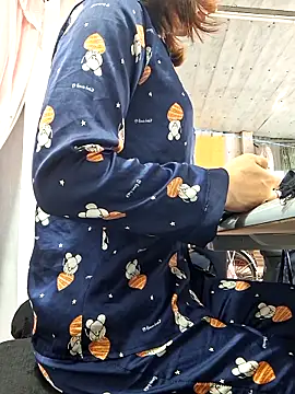 irina hana online show from November 8, 2025, 1:17 am