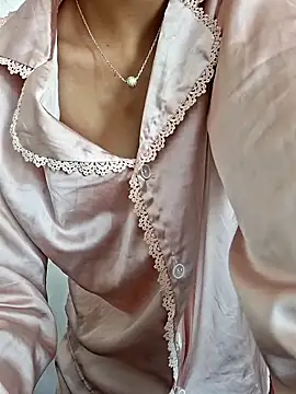 irina hana online show from November 14, 2025, 2:43 am