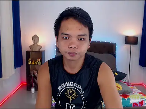 Snapshot of XExtraServiceManX chatting on November 8, 2025, 2:12 am XExtraServiceManX online show from November 8, 2025, 2:12 am