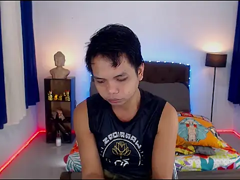 Snapshot of XExtraServiceManX chatting on November 17, 2025, 2:01 pm XExtraServiceManX online show from November 17, 2025, 2:01 pm