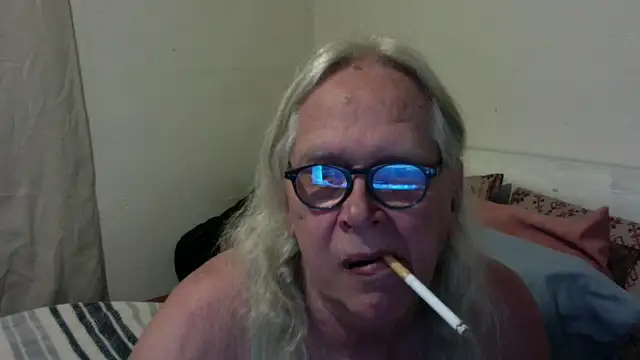 OldLadySara online show from May 23, 2026, 3:23 am